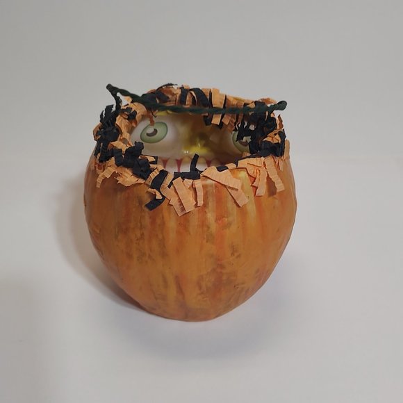 Halloween - Big Grin Bucket - Jorge De Rojas  - Halloween Vintage Style - Picture 2 of 3